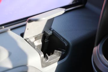 ���� ����M3 110���� 4.2�׵��������Ῠ(KMC1042A33D5)ͼƬ