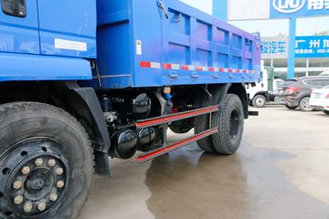 �Ĵ��ִ� ��Խ 140���� 4X2 3.9����ж��(CNJ3040ZPB33V)ͼƬ