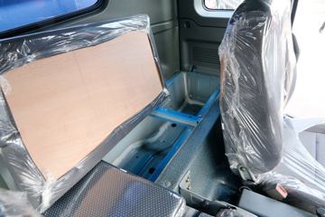 �Ĵ��ִ� ��Խ 140���� 4X2 3.9����ж��(CNJ3040ZPB33V)ͼƬ