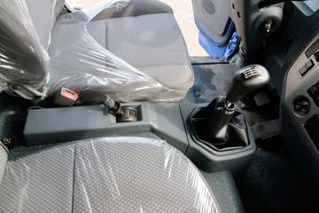 �Ĵ��ִ� ��Խ 140���� 4X2 3.9����ж��(CNJ3040ZPB33V)ͼƬ