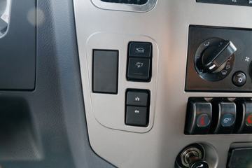 �Ĵ��ִ� ��Խ 140���� 4X2 3.9����ж��(CNJ3040ZPB33V)ͼƬ