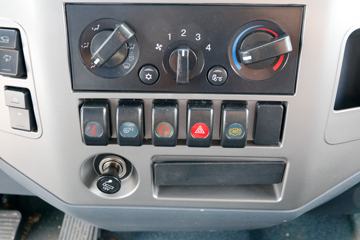 �Ĵ��ִ� ��Խ 140���� 4X2 3.9����ж��(CNJ3040ZPB33V)ͼƬ