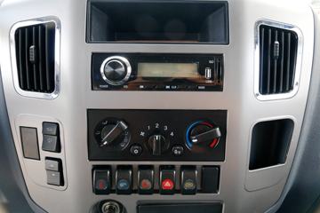 �Ĵ��ִ� ��Խ 140���� 4X2 3.9����ж��(CNJ3040ZPB33V)ͼƬ