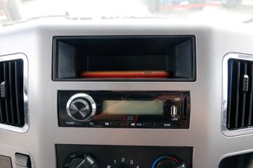 �Ĵ��ִ� ��Խ 140���� 4X2 3.9����ж��(CNJ3040ZPB33V)ͼƬ