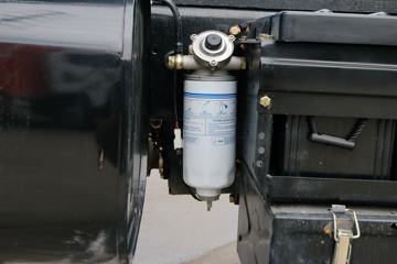 �Ĵ��ִ� ��Խ 140���� 4X2 3.9����ж��(CNJ3040ZPB33V)ͼƬ