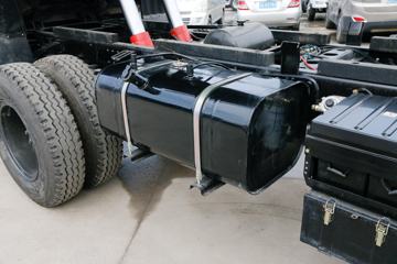 �Ĵ��ִ� ��Խ 140���� 4X2 3.9����ж��(CNJ3040ZPB33V)ͼƬ