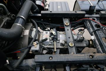 �Ĵ��ִ� ��Խ 140���� 4X2 3.9����ж��(CNJ3040ZPB33V)ͼƬ