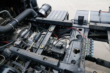 �Ĵ��ִ� ��Խ 140���� 4X2 3.9����ж��(CNJ3040ZPB33V)ͼƬ