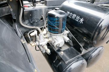 �Ĵ��ִ� ��Խ 140���� 4X2 3.9����ж��(CNJ3040ZPB33V)ͼƬ