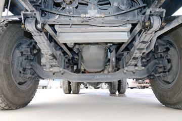 �Ĵ��ִ� ��Խ 140���� 4X2 3.9����ж��(CNJ3040ZPB33V)ͼƬ