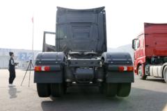 奔驰 新Actros重卡 420马力 6X2R公路牵引车(型号2642)