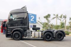 奔驰 新Actros重卡 420马力 6X2R公路牵引车(型号2642)