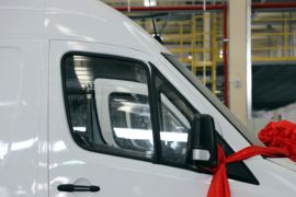 物流车&nbsp;电动封闭厢货外观图片