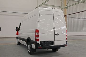 物流车&nbsp;电动封闭厢货外观图片