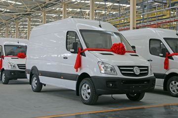 物流车&nbsp;电动封闭厢货外观图片