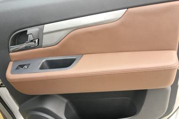 ����V7 2018�� ������ 2.0L���� 147���� ���� �����˫��Ƥ��(4GA3-3D)ͼƬ