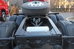 北奔 V3MT重卡 430马力 6X4危险品牵引车(ND4250BD5J7Z07)