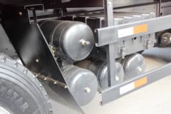 陕汽商用车 轩德X3 375马力 8X4 7.6米LNG自卸车