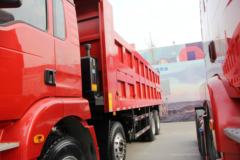 陕汽商用车 轩德X3 375马力 8X4 7.6米LNG自卸车
