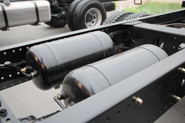 �������ó� ����X6 180���� 4X2�ػ�������ͼƬ