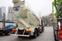 一汽解放 J6L 轻量化版 320马力 8X4 7.9方混凝土搅拌车(亚特重工牌)(TZ5310GJBCE8E1)