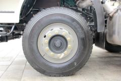 一汽解放 J6L 轻量化版 320马力 8X4 7.9方混凝土搅拌车(亚特重工牌)(TZ5310GJBCE8E1)