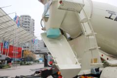 一汽解放 J6L 轻量化版 320马力 8X4 7.9方混凝土搅拌车(亚特重工牌)(TZ5310GJBCE8E1)
