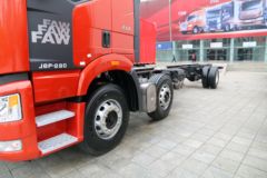 一汽解放 新J6P重卡 质惠版 280马力 6X2载货车底盘(CA1250P63K1L6T3A1E5)