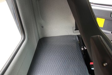 ��� ��VH�п� 160���� 4X2 5.4���Ű��դʽ�ػ���(CA5165CCYP40K2L3E5A85)ͼƬ