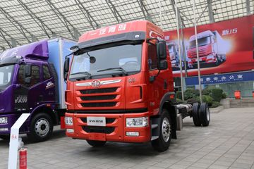 青岛解放 龙VH中卡 220马力 4X2 6.75米栏板载货车(锡柴)(CA1169PK2L2E5A80)
