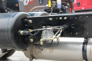 ��� ��VH�п� 160���� 4X2 5.4���Ű��դʽ�ػ���(CA5165CCYP40K2L3E5A85)ͼƬ