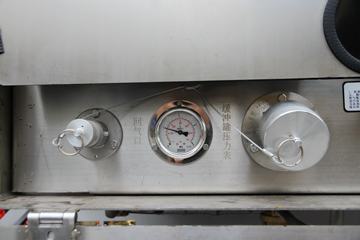 �ൺ��� JH6�ؿ� 430���� 6X4 LNGǣ����(CA4250P25K27T1E5M)ͼƬ