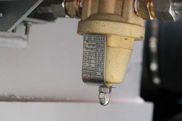 �ൺ��� JH6�ؿ� 430���� 6X4 LNGǣ����(CA4250P25K27T1E5M)ͼƬ