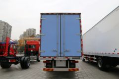 一汽解放 J6L中卡 质慧版 180马力 7.7米厢式载货车(法士特)(CA5180XXYP62K1L5E5)