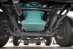 青岛解放 JH6重卡 420马力 8X4 9.5米仓栅式载货车(CA5310CCYP25K2L7T4E5A80)
