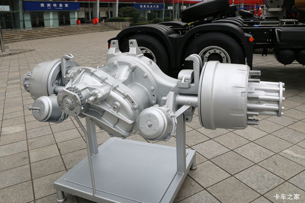 解放R13D457 冲焊驱动桥