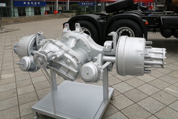 解放R13D457 冲焊驱动桥