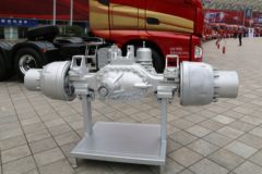 解放R13D290轮减桥