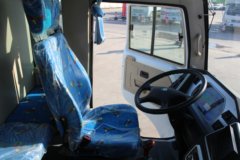 东风超龙 115马力 厢式货车