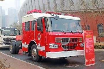 中国重汽 HOWO 440马力 4X2 消防车底盘