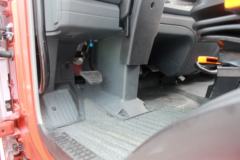 中国重汽HOWO G5X 180马力 4X2 LNG载货车底盘(ZZ1167G451DE1L)