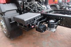 中国重汽HOWO G5X 180马力 4X2 LNG载货车底盘(ZZ1167G451DE1L)