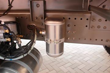 �й����� �ǵ¿�SITRAK G7H�ؿ� ɽ���� 400���� 8X4 ��ж��(ZZ3316V356SE1)ͼƬ