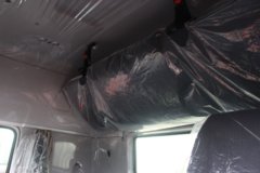 中国重汽 HOWO T6G 绿通版 380马力 8X4 9.5米仓栅式载货车(ZZ5317CCYN466WE1)