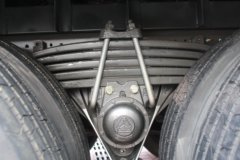 中国重汽 HOWO T6G 绿通版 380马力 8X4 9.5米仓栅式载货车(ZZ5317CCYN466WE1)