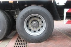 中国重汽 HOWO T6G 绿通版 380马力 8X4 9.5米仓栅式载货车(ZZ5317CCYN466WE1)