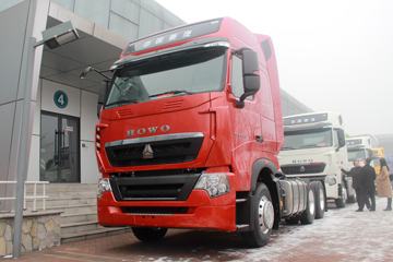 中国重汽 HOWO T7H重卡 寒区畅行版 540马力 6X4牵引车(ZZ4257W324HE1B)