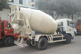 东风专底&nbsp;混凝土搅拌车外观                                                图片