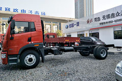 青岛解放 龙VH中卡 180马力 4X2 6.75米栏板载货车底盘(385后桥)(CA1169PK2L2E5A80)