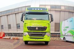 中国重汽 HOWO T7H 重卡 430马力 6X4 LNG牵引车(ZZ4257V384HE1LB)